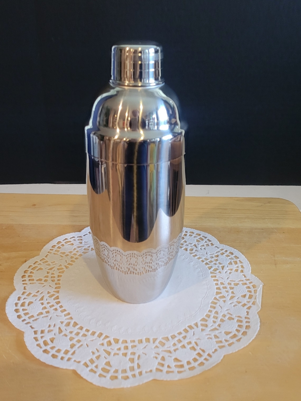 Restaurantware Stainless Steel Cocktail Martini Shaker 3pcs 24 oz  Mirror Finish